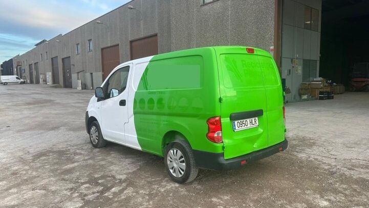 NISSAN NV200